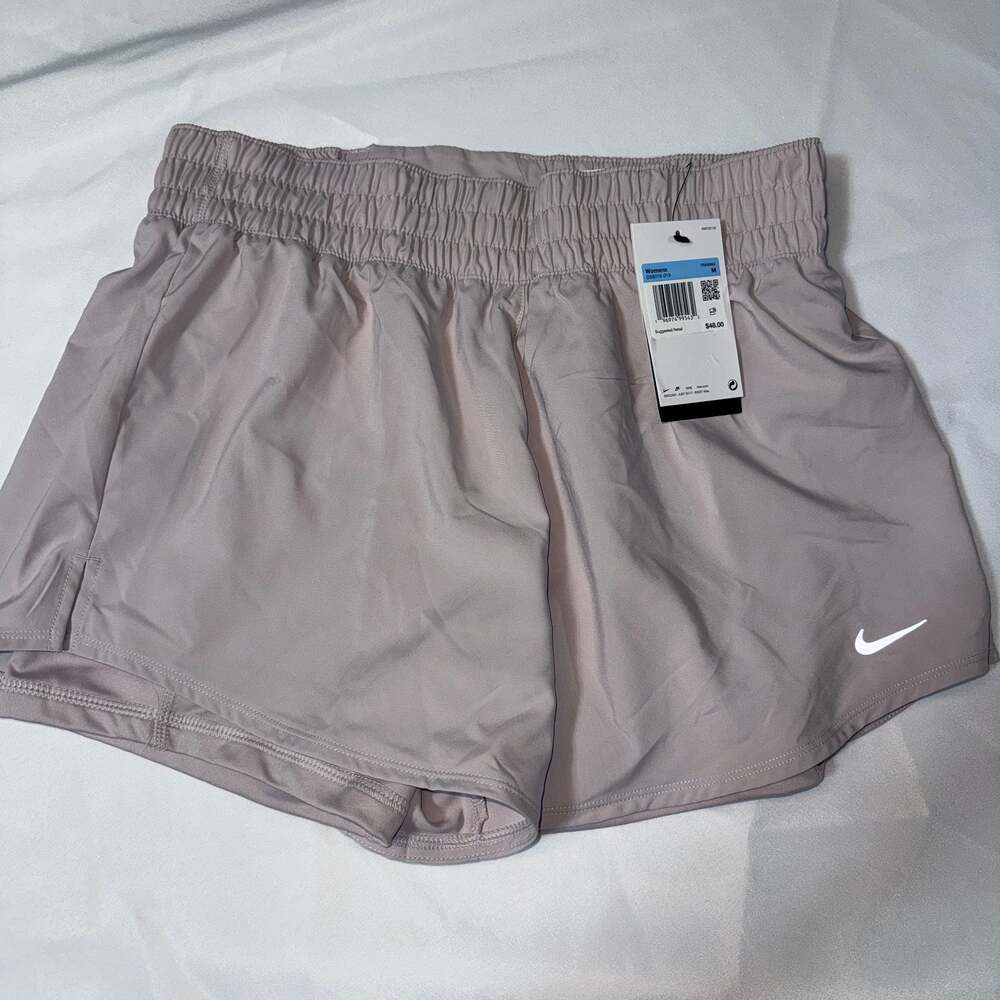 Nike Women's Training Shorts, Mauve Purple, Size Medium -‎ NWT